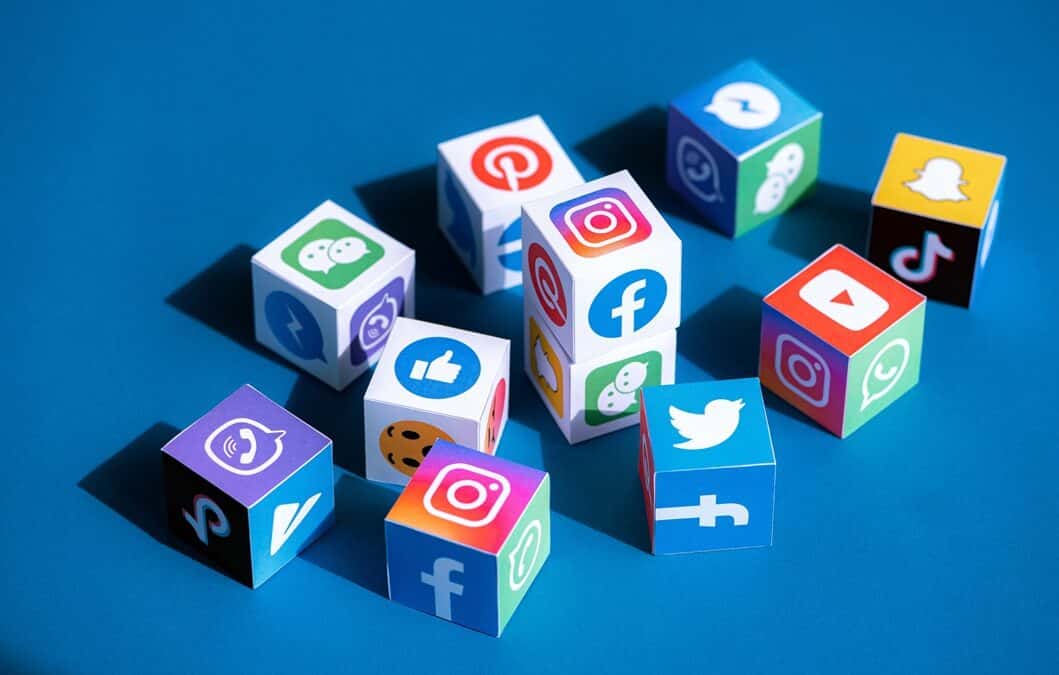 Social Media and the Church – Pros and Cons